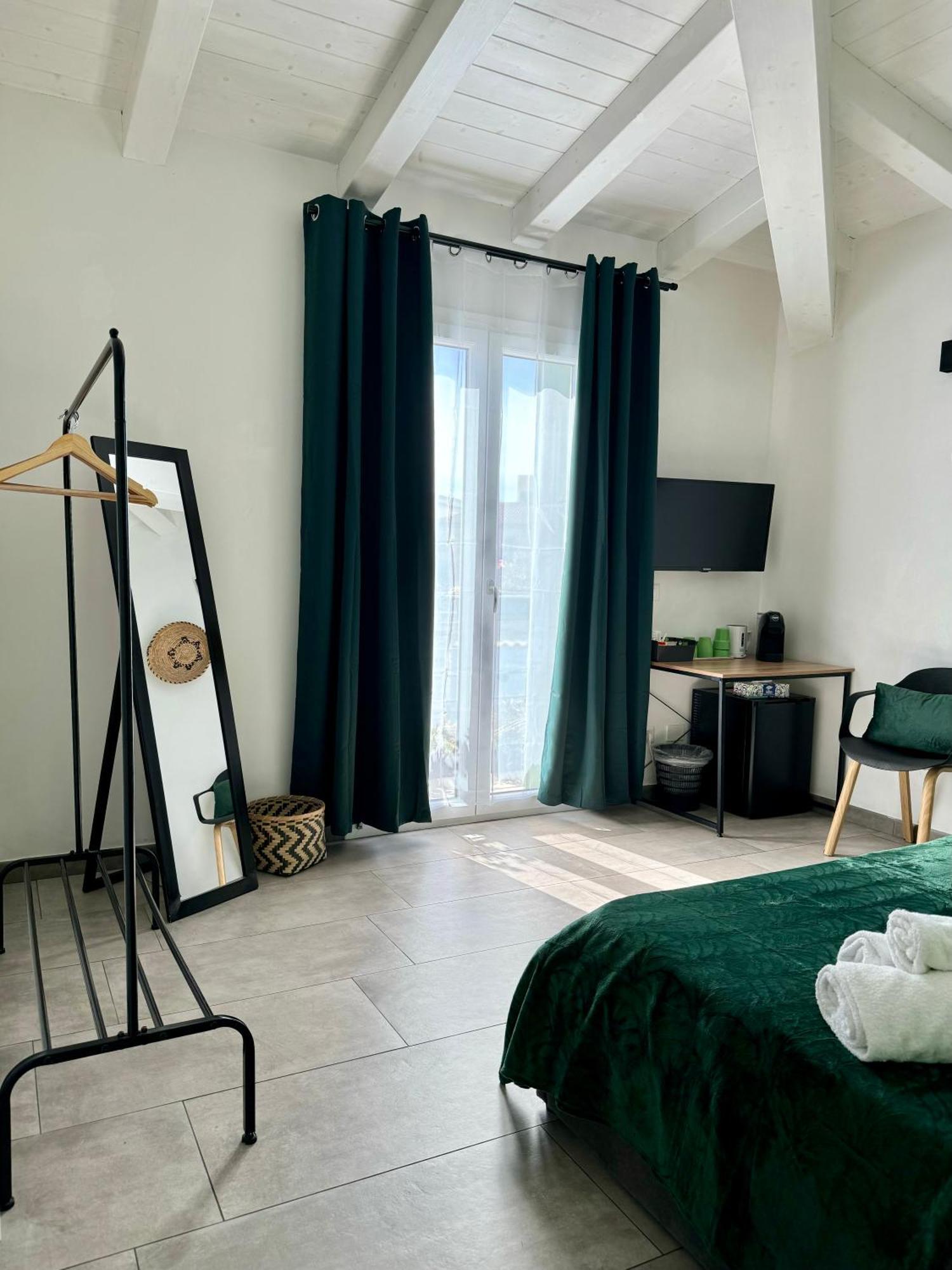 Citroom - Green City Rooms Olbia Exterior photo